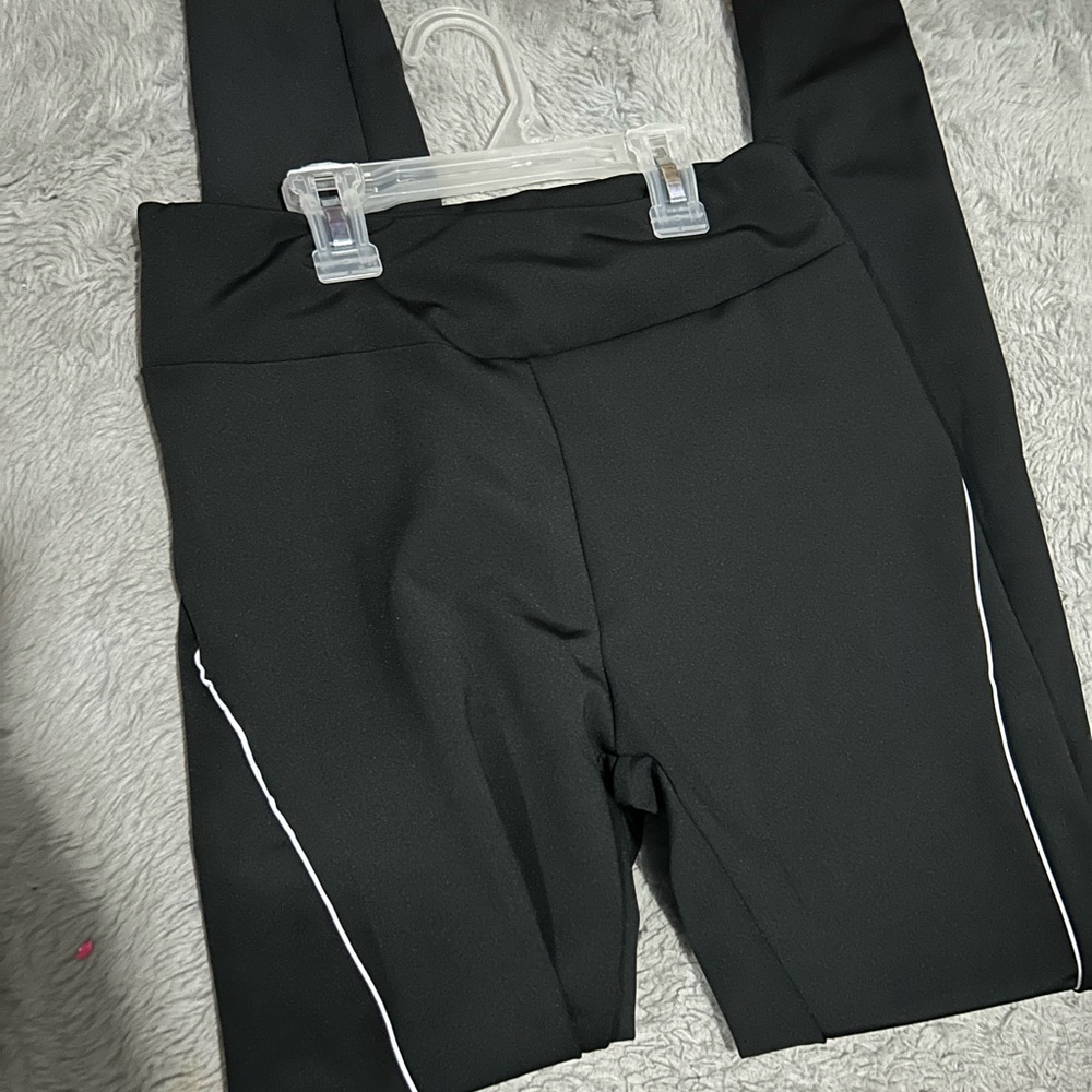 black leggings